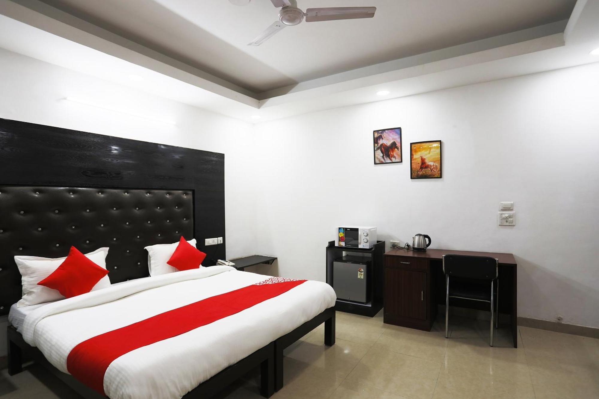 Super Collection O Tipsyy Inn 014 Gurgaon Esterno foto