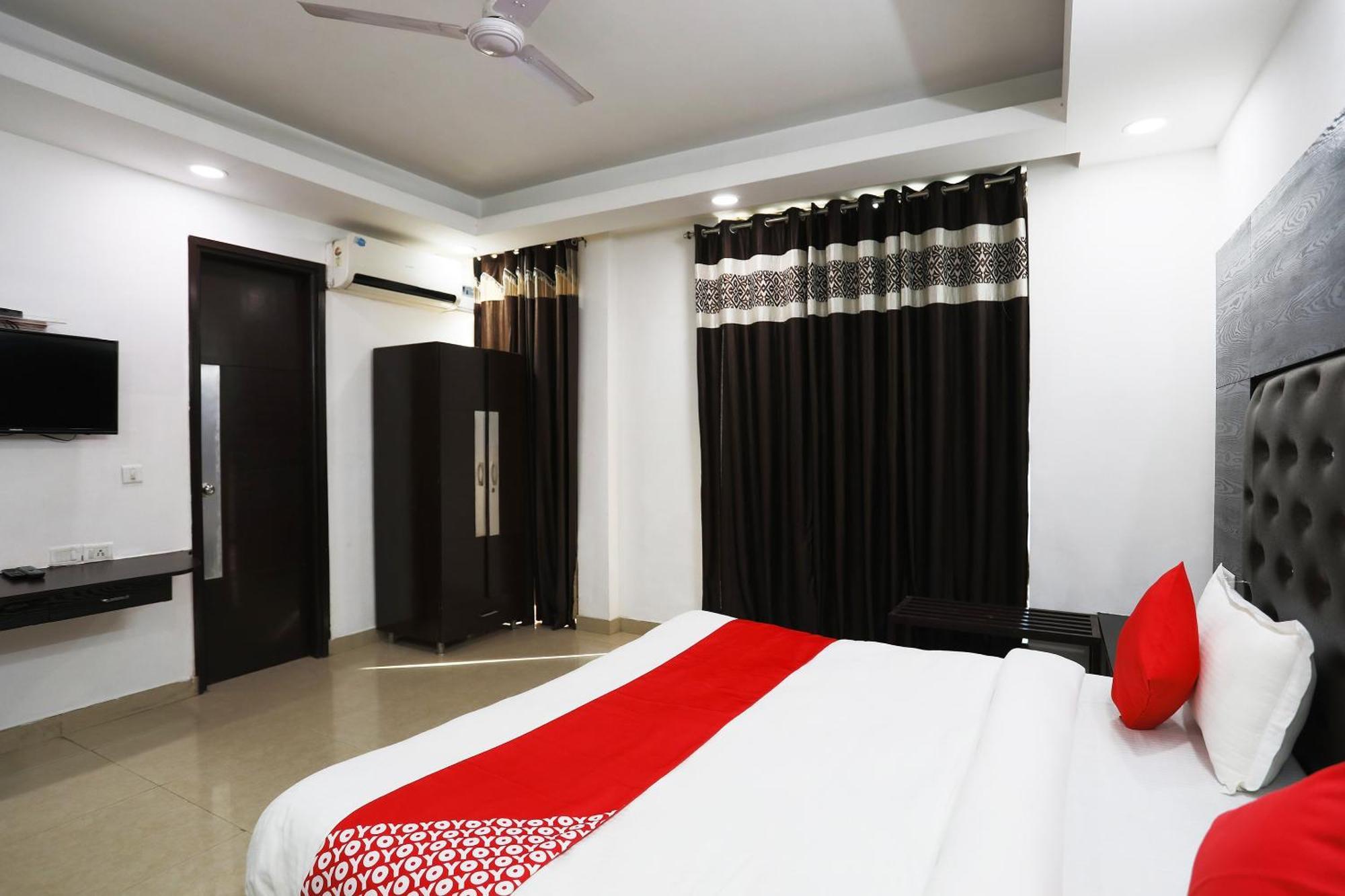 Super Collection O Tipsyy Inn 014 Gurgaon Esterno foto